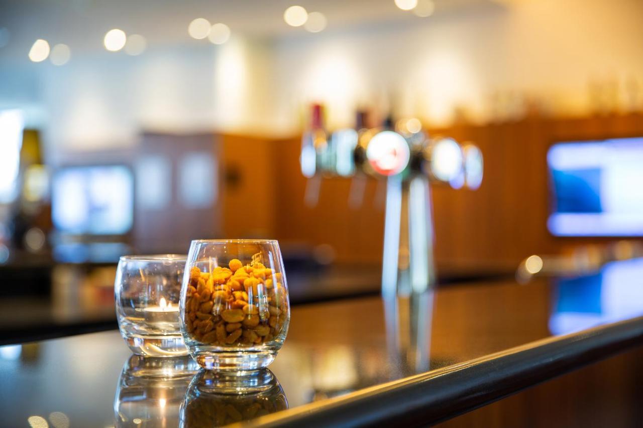 Bastion Hotel Leiden Voorschoten Экстерьер фото