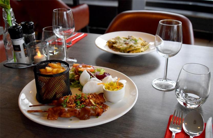 Bastion Hotel Leiden Voorschoten Экстерьер фото