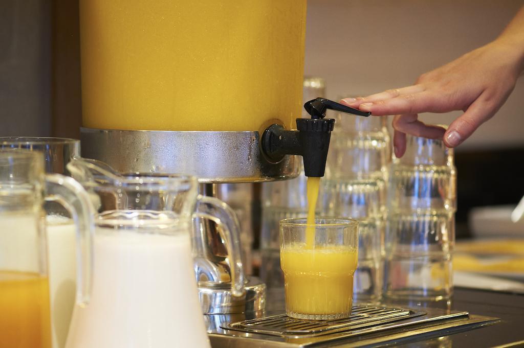Bastion Hotel Leiden Voorschoten Экстерьер фото