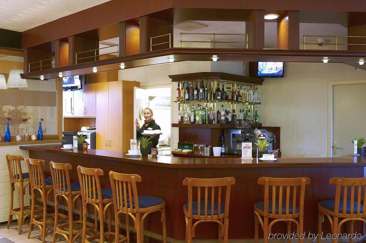 Bastion Hotel Leiden Voorschoten Экстерьер фото