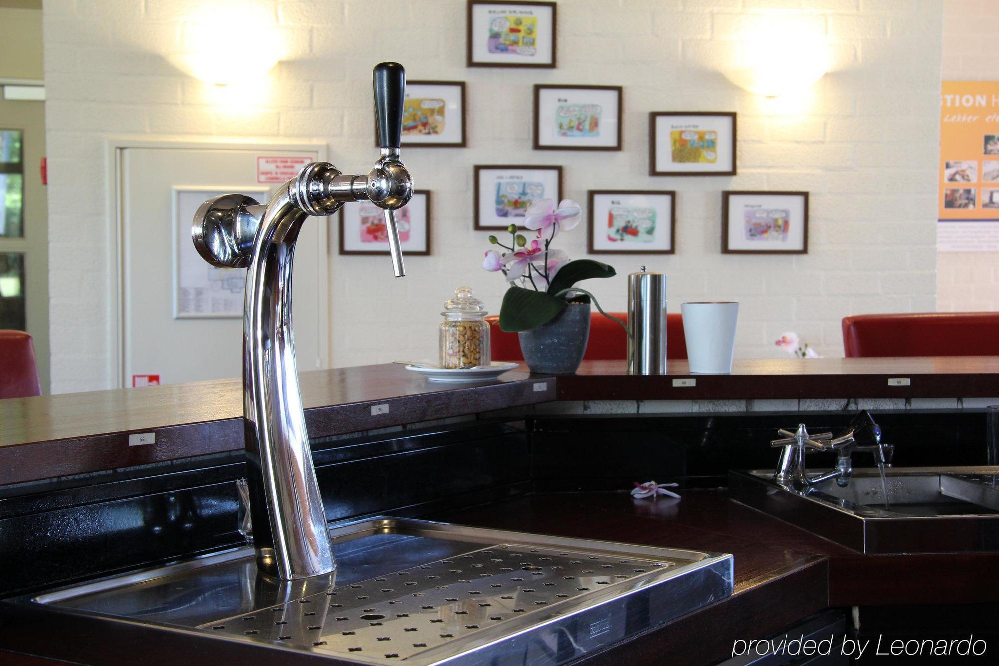 Bastion Hotel Leiden Voorschoten Экстерьер фото