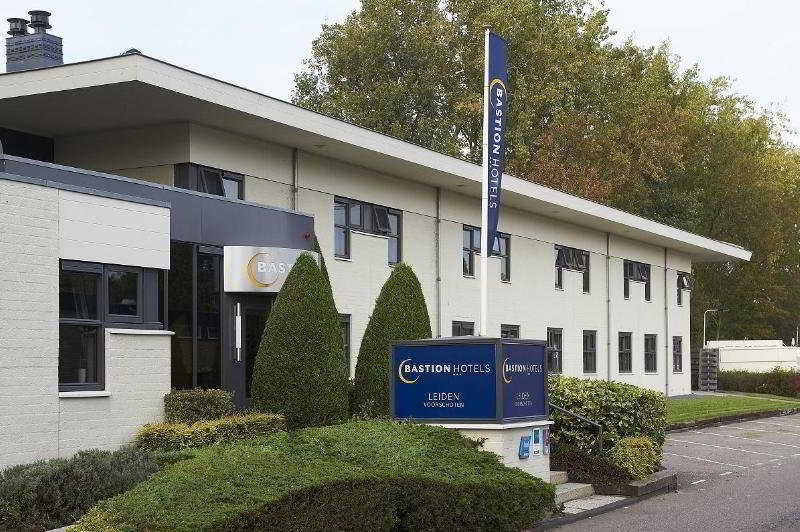 Bastion Hotel Leiden Voorschoten Экстерьер фото