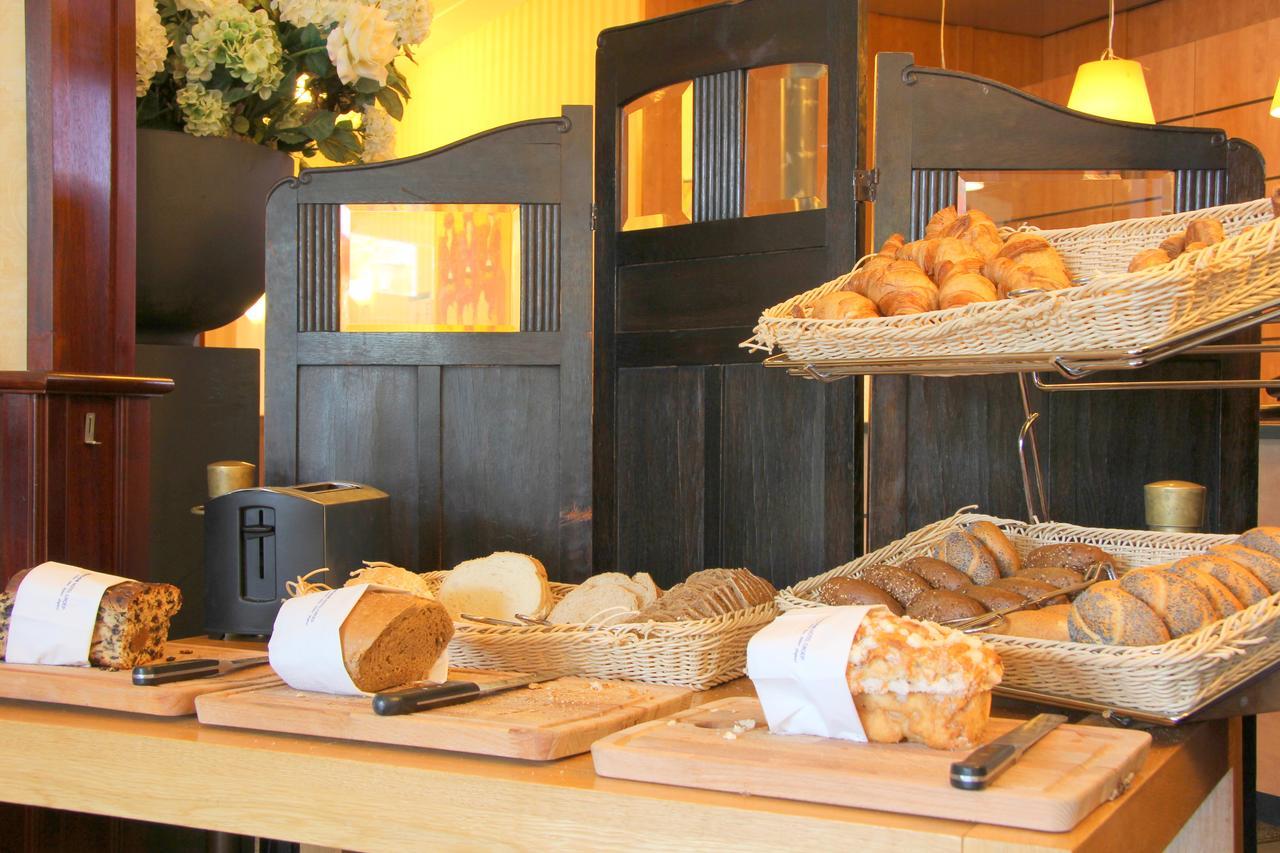Bastion Hotel Leiden Voorschoten Экстерьер фото