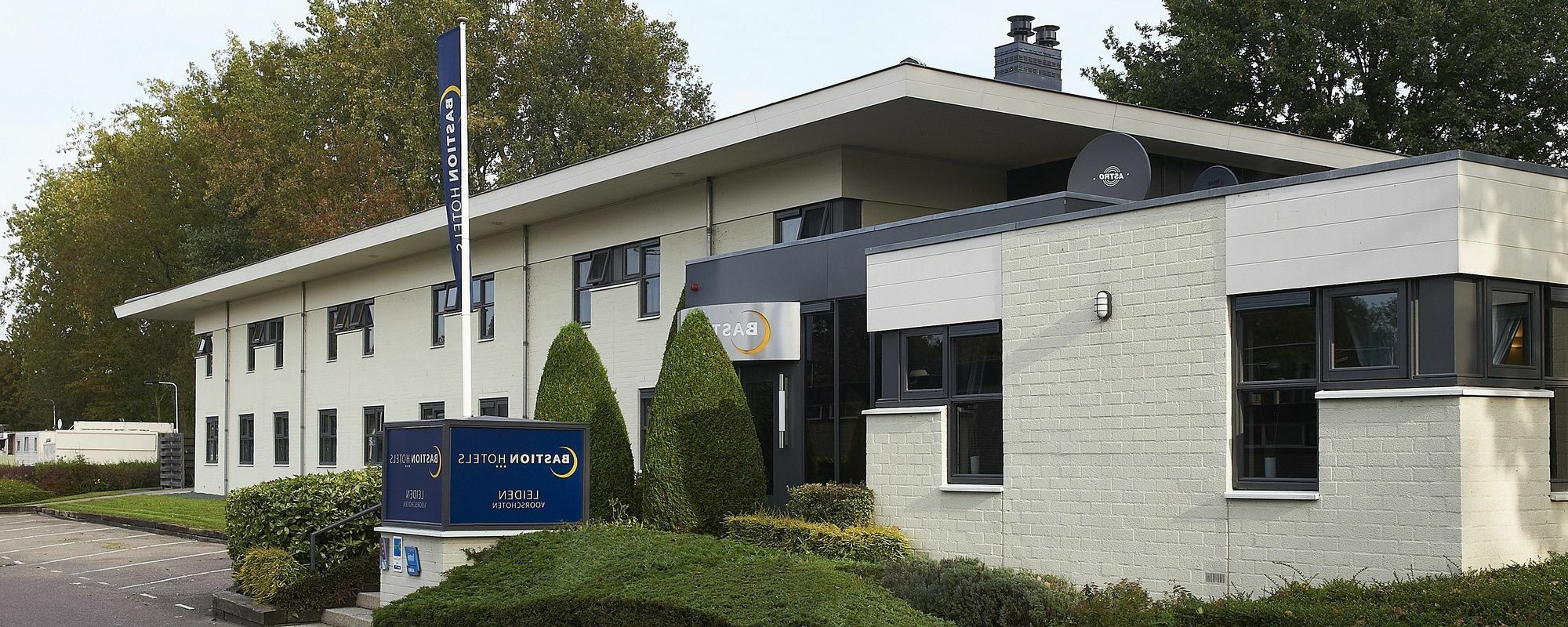 Bastion Hotel Leiden Voorschoten Экстерьер фото