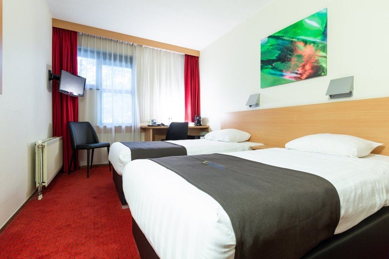 Bastion Hotel Leiden Voorschoten Экстерьер фото
